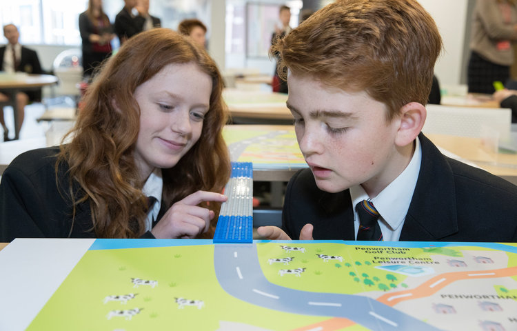 Image of Year 8 pupils bridge the gap in STEM lesson
